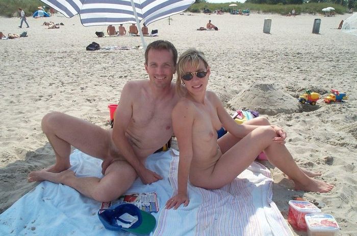 Отличные фото нудистского пляжа и его посетителей