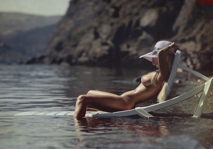 Самые интересные фото голых девушек на пляже и на природе