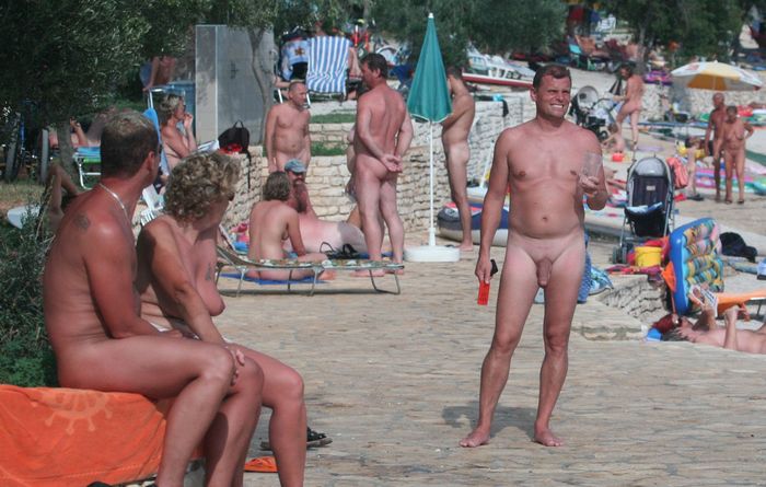 Отличные фото голых нудистов для тех кто хочет посетить голый пляж